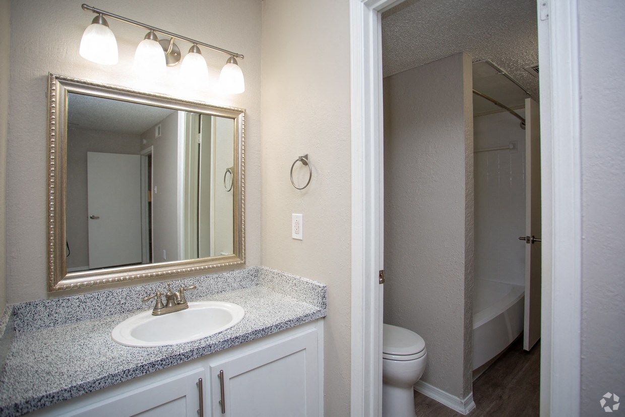 Bedford Oaks Apartments, 1400 Shady Lane, Bedford, TX RentCafe